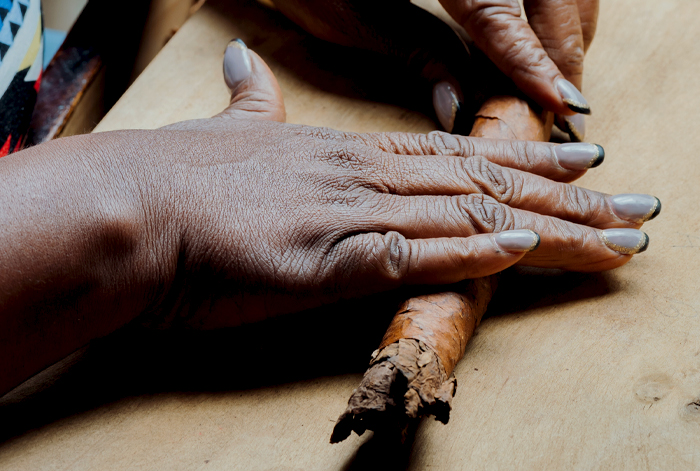 How to Roll a Cigar